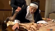 Comendo a freira rabuda de 4 muito gostosa