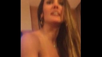 Carol Muniz em video intimo depois do sexo caiu na net onde ela pega no pau do cara com vontade