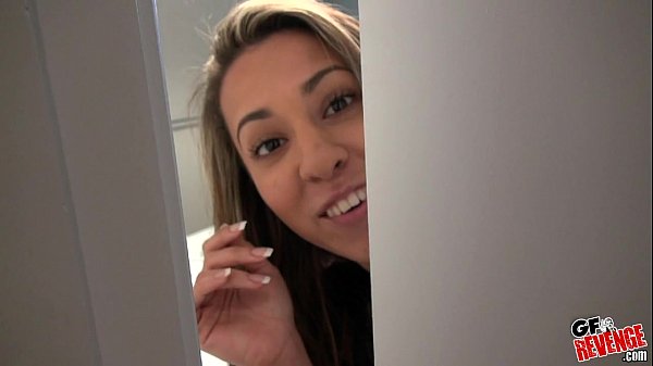 Filmando sexo com loirinha safada de 18 anos de idade